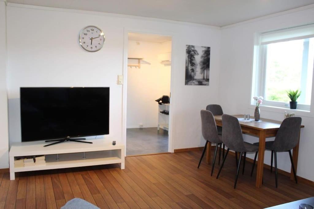 Romslig Og Fin Leilighet 17 Min Til Kristiansand Centrum Nodeland ภายนอก รูปภาพ